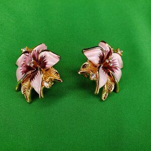 VTG Lavender Purple Hibiscus Gold Tone Rhinestones Flower Clip On Earrings 1.25"